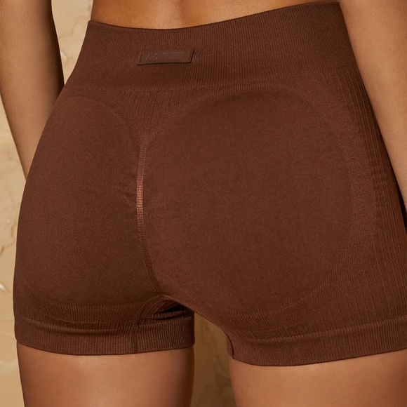 Bo+Tee: Form and Function Collection
Definition Mini Shorts (S) - ‘Warm Brown’ - Picture 4 of 4